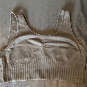 Women’s medium impact sports bra